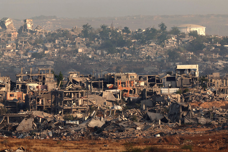 Más de 80 muertos en Gaza por el hambre y los bombardeos israelíes