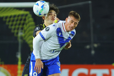 Copa Libertadores: Vélez igualó con Peñarol, pero quedó en la cima